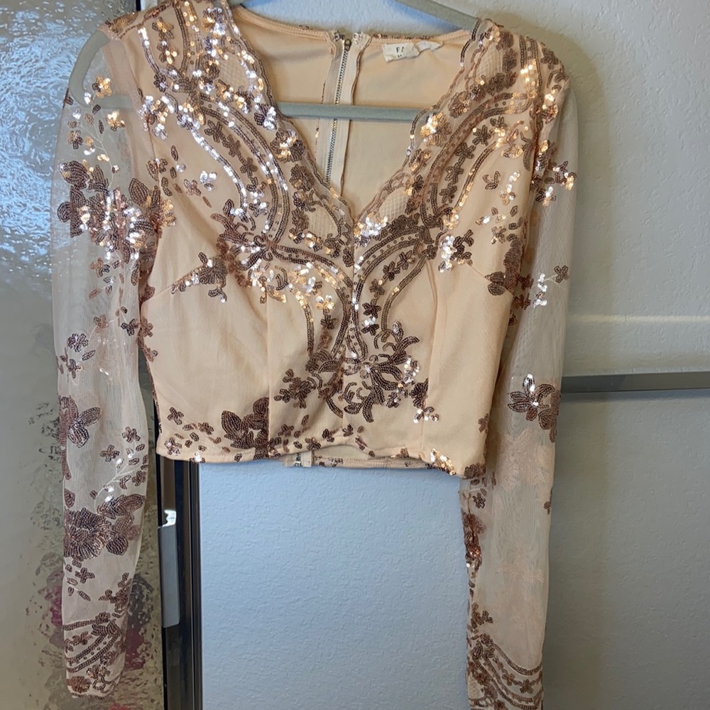 Long sleeve going out top